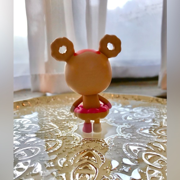 TOKIDOKI Donutella & Friends Cruller Donut Girl Small Collectible Vinyl Figure - Picture 4 of 6